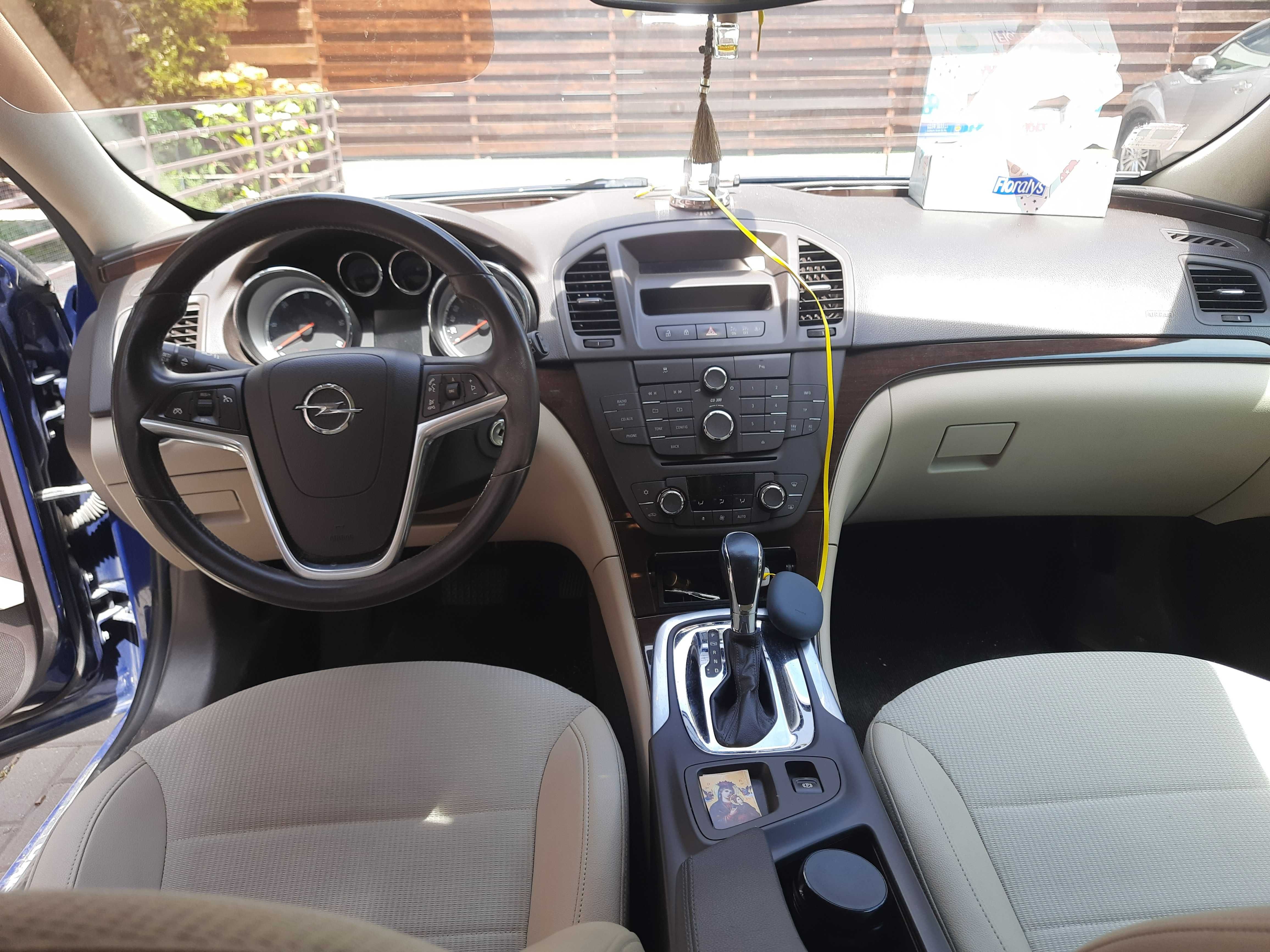 Vand Opel Insignia Tourer 2013, bine intretinut, fara incident rutier!