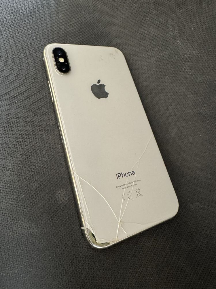 iPhone X 64gb - заключен с iCloud