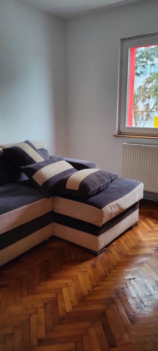 Închiriez apartament