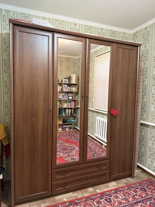 Шкаф спальный/ коричневый