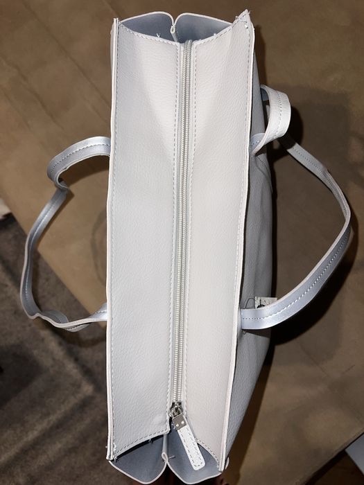 Нова дамска чанта Carpisa