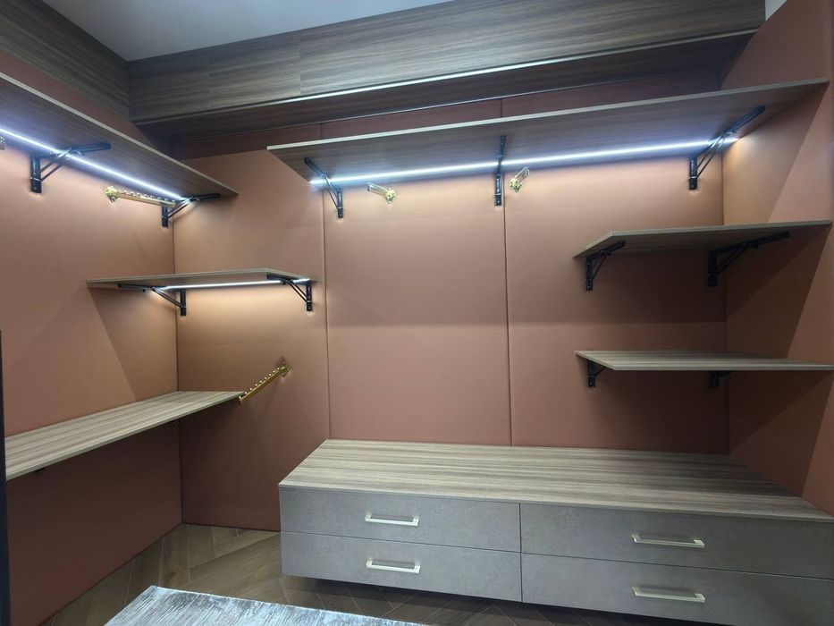 Алайский Ц-2 продается 4х комнатная 171м² авторский ремонт