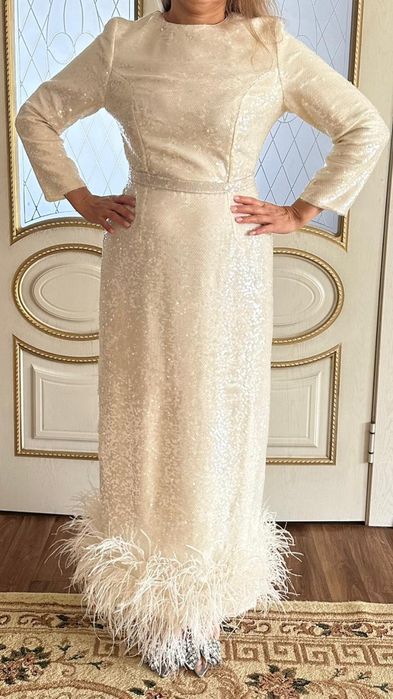 Продается платье, носила 1 раз 4-5 часов