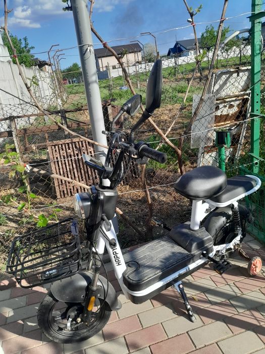 Scuter da vânzare nou cu pedale electric
