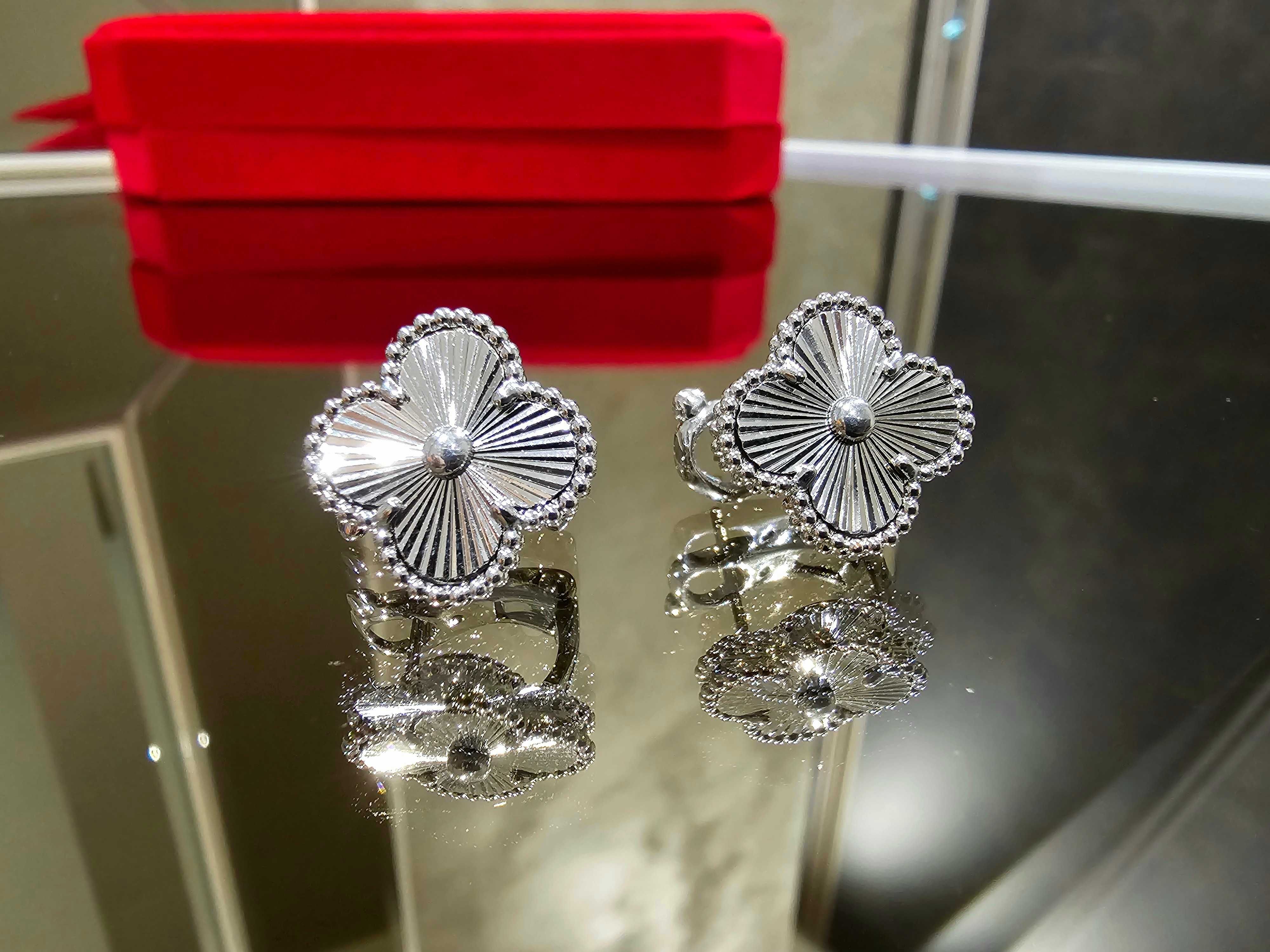 Van Cleef & Arpels VCA Silver Alhambra Clips Clover Дамски Обеци