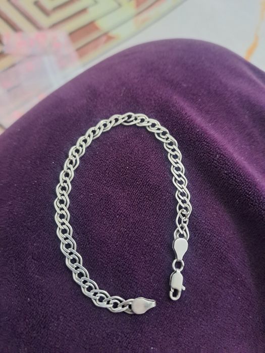 Продаёться серебренный браслет