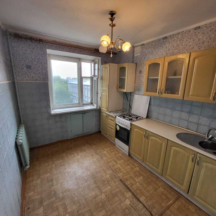 Продам Трехкомнатную квартиру рн Революция, Назарбаева 206