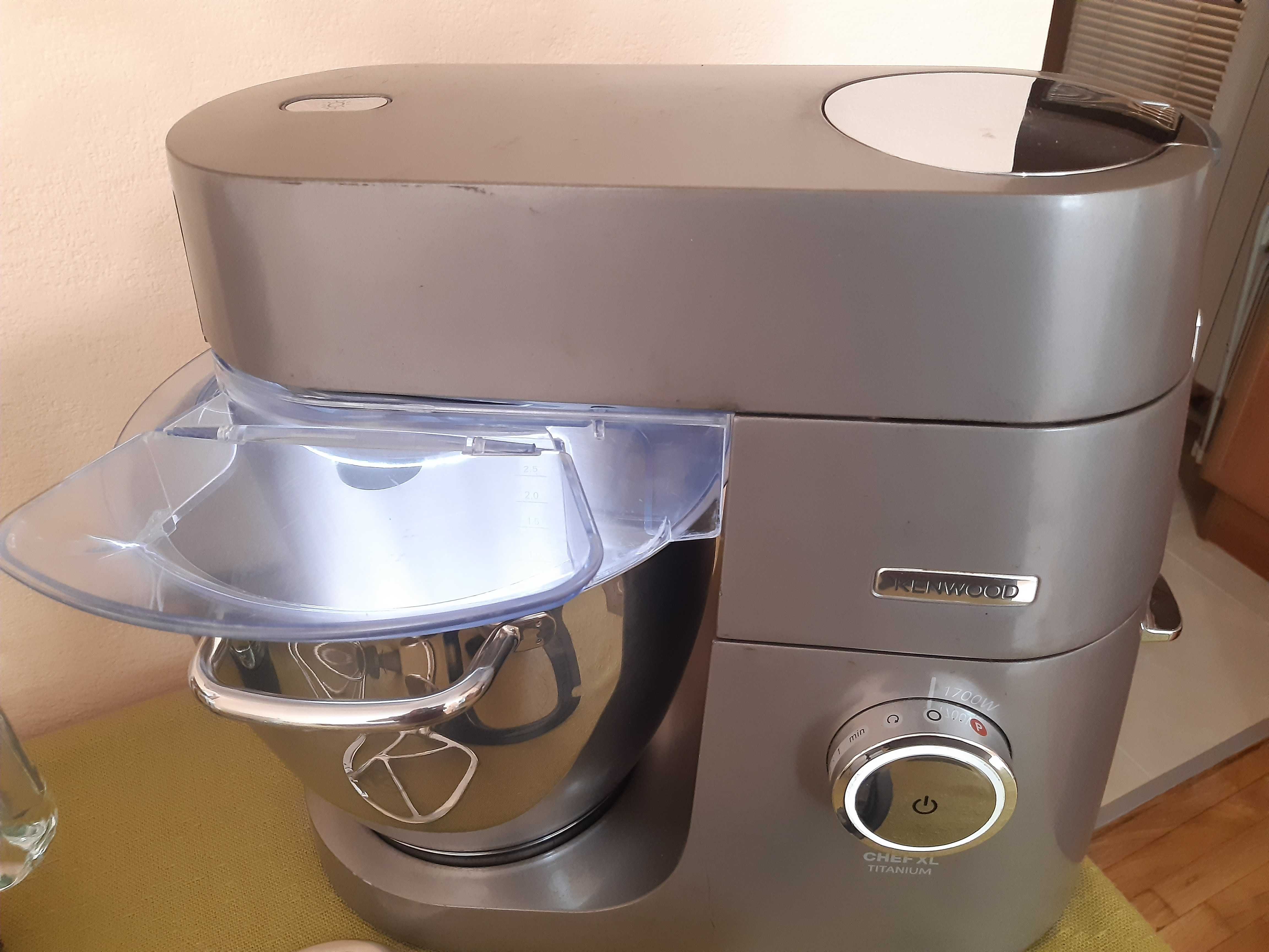 Кухненски робот KENWOOD Chef XL 1700W 6.7L KVL планетарен