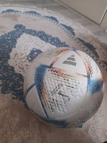 Футбольный мяч           продается ща 20000 тенге