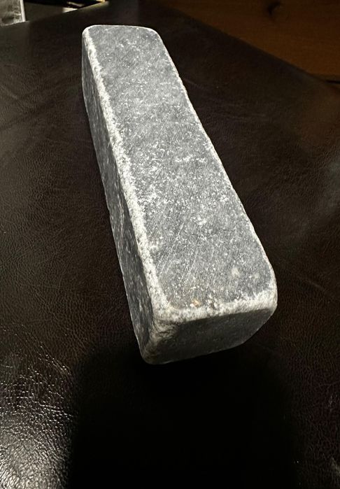 Pavaj din marmura masivă antichizata