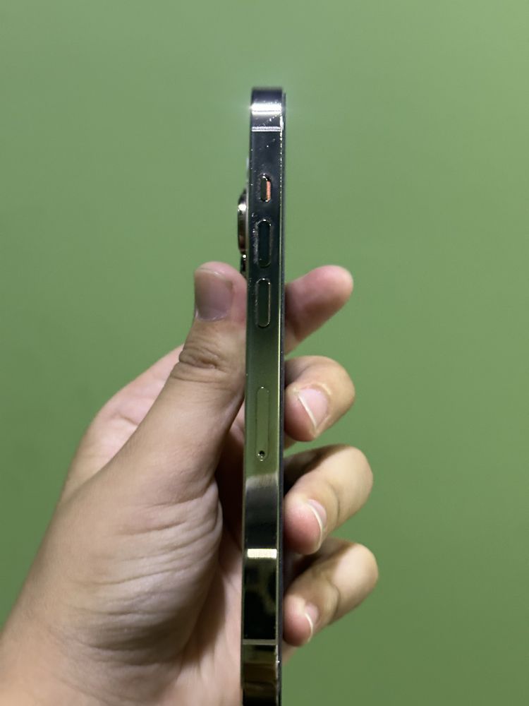 iPhone 14 Pro, Hech Joyi Almashmagan.
