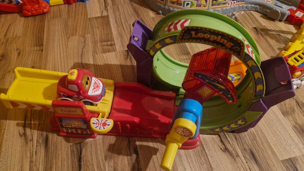 Vitech френски комплект говорещи колички за деца говорещи френски език