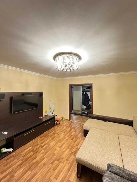 Продается 3 комн.кв. Красина 8/1