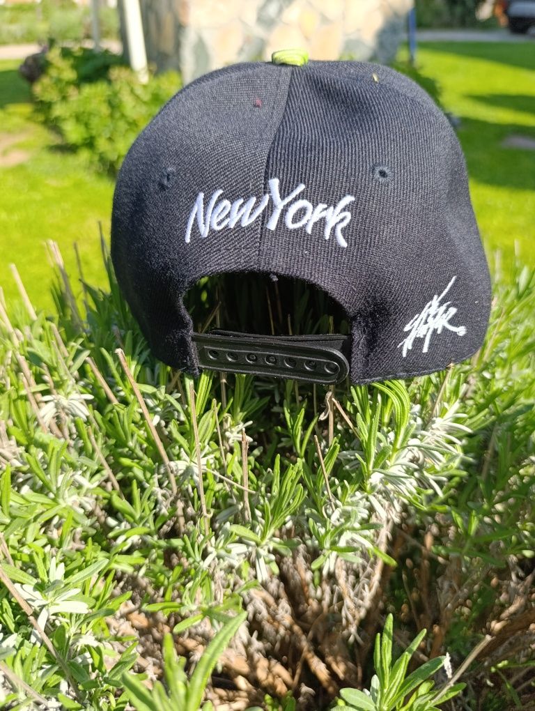 Шапка с козирка New York