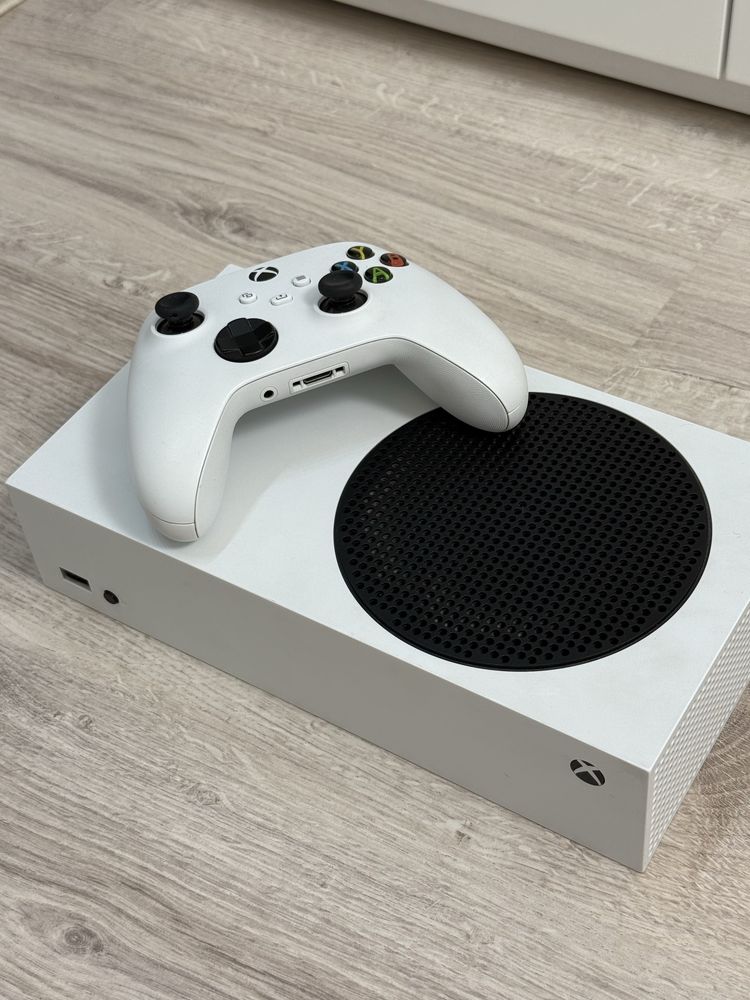 Xbox series S полная комплектация