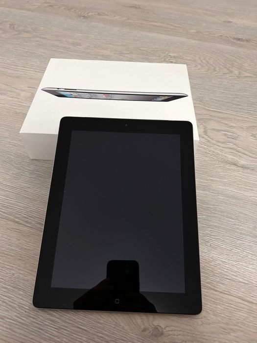 Vând tabletă iPad 3