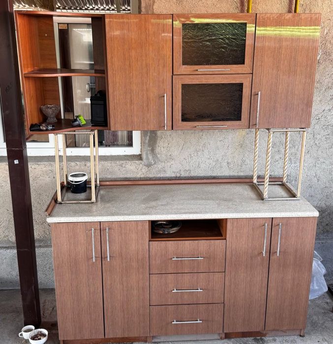 Кухонный Шкаф  сатылады!