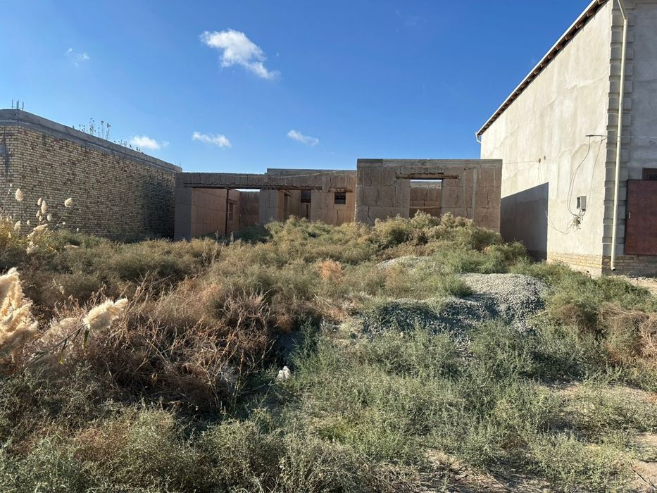 Ховли жой сотилади анжирчида