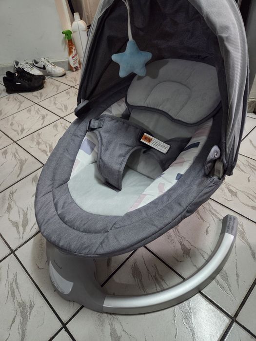 Vând leagăn pentru bebeluși folosit 3 săptămâni!