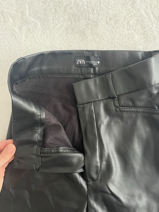 Черен кожен панталон Zara