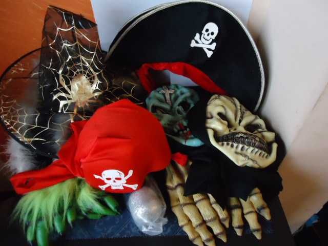 карнавални,  шапка ,противогаз  и др