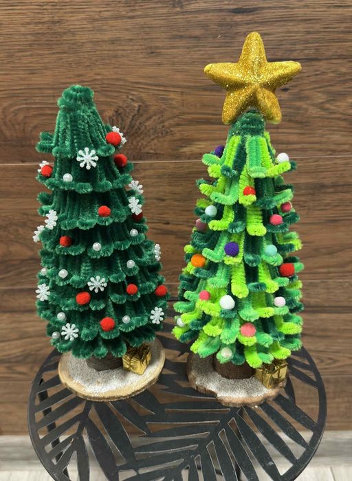 Налични Коледни елхички