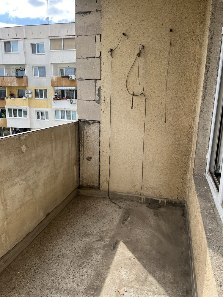 Двустаен непреходен апартамент в кв.”Левски-В”