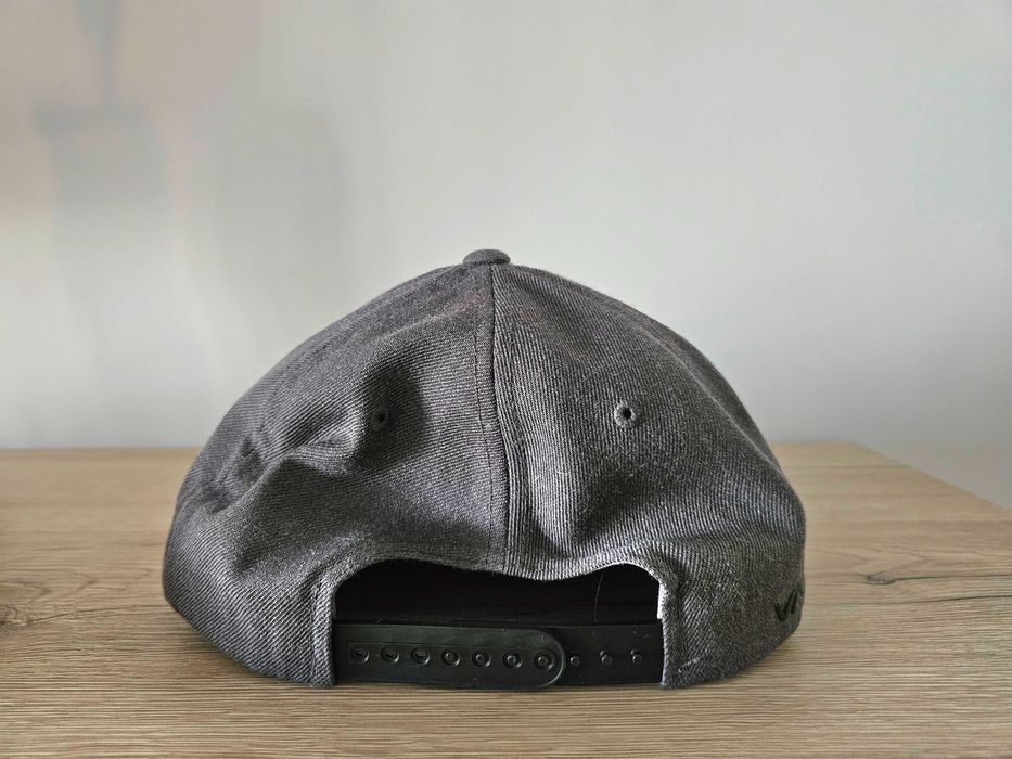 Șapcă bărbați RVCA ajustabilă. Gri/negru