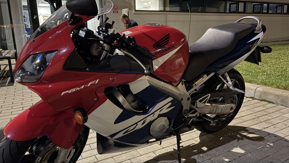 Vand cbr f4i 2001