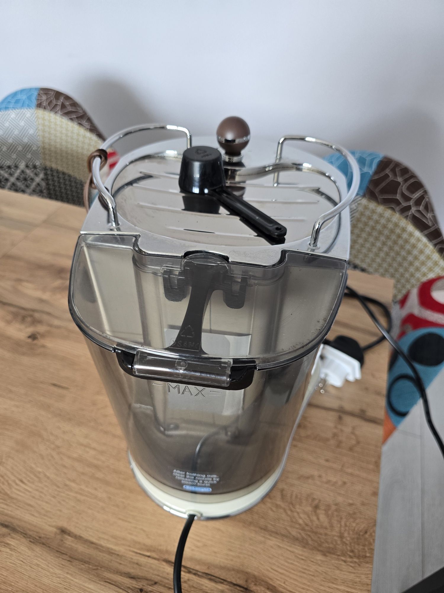 Експресо кафемашина DELONGHI ECO311