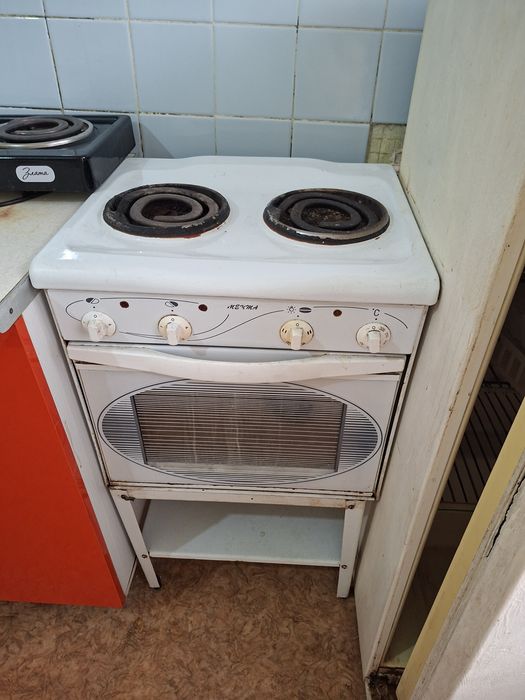 Отдам даром б/у холодильник, стиральная, машину, рлиту