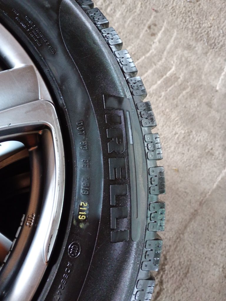 TOYOTA RAV4 джанти със зимни гуми 225/65/16/17 7,5J ET38 5x114,3 цо66