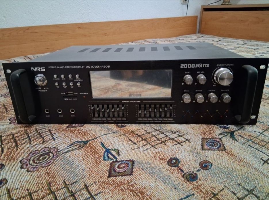 Усилвател за музика и домашно кино