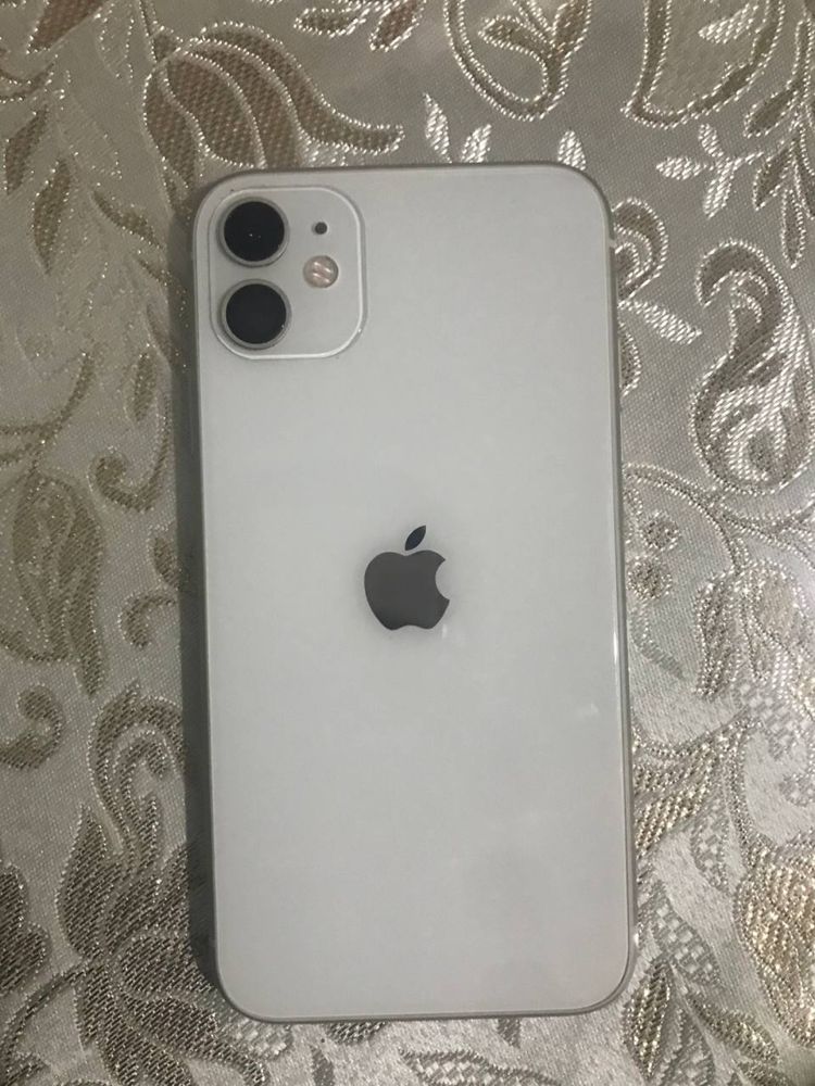 Iphone 11. 128 talik