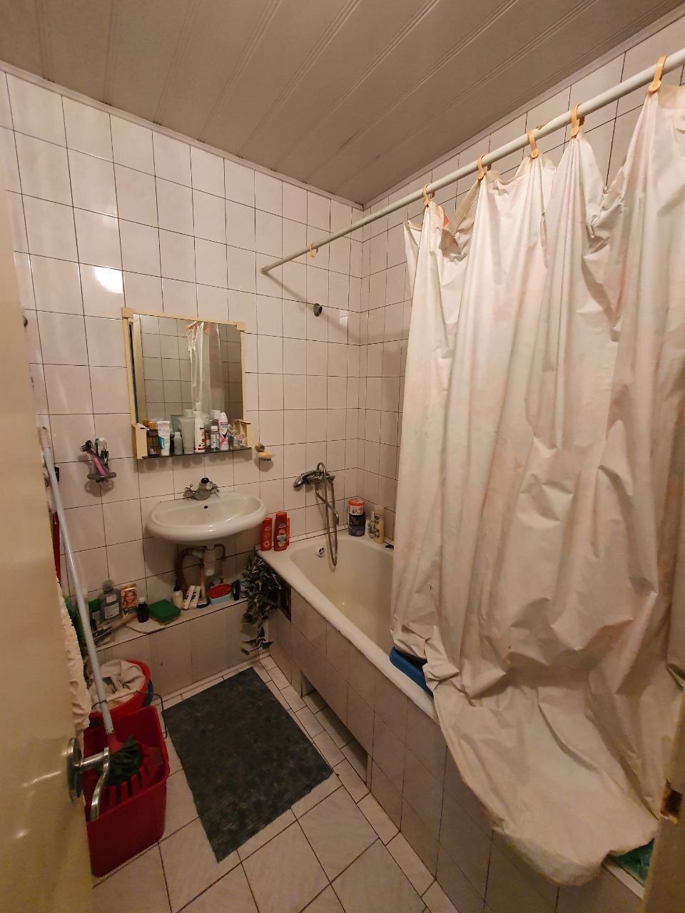 Yunusabad 18 kvartal 3 xona (78²) 2 etaj sotiladi