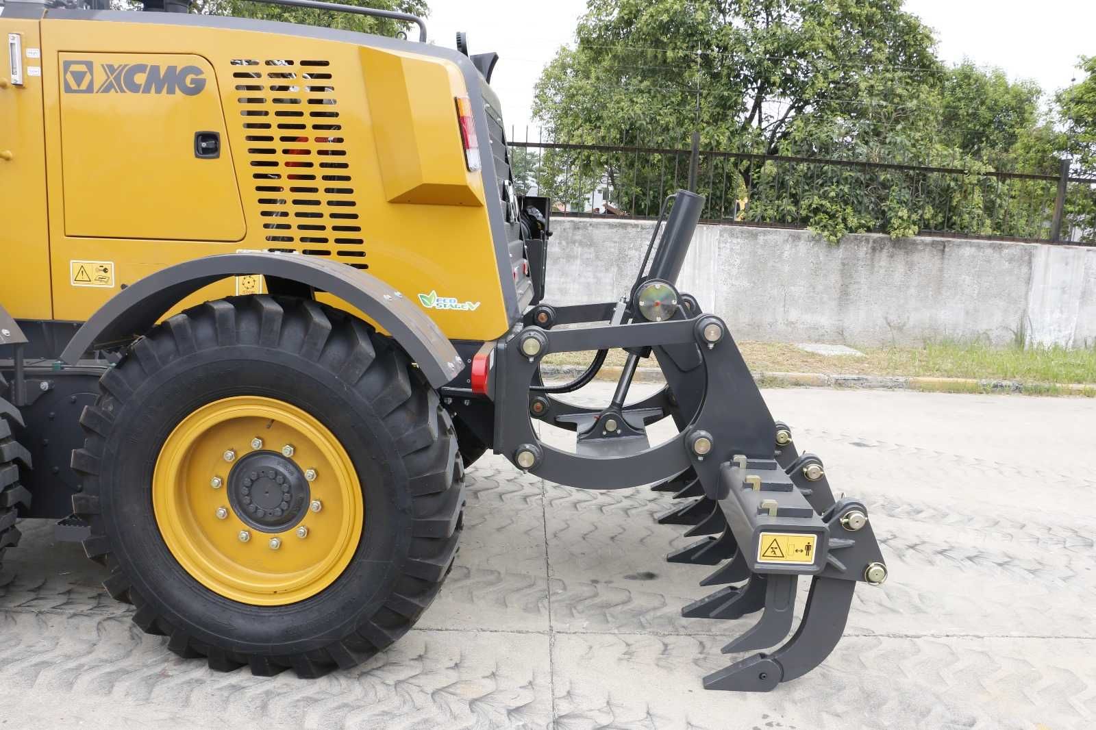 Autogreder nou XCMG GR135T, 12 t , lama fata / centrala / scarificator