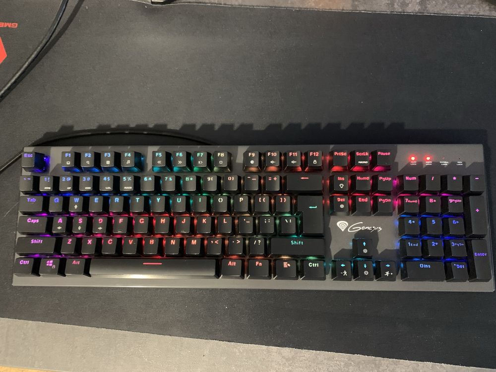 Vând Tastatură mecanica Thor 300RGB