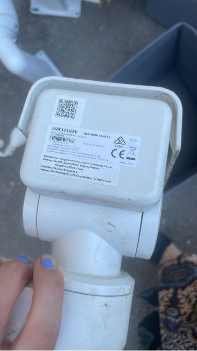 2 Camere rotative si 4 fixe