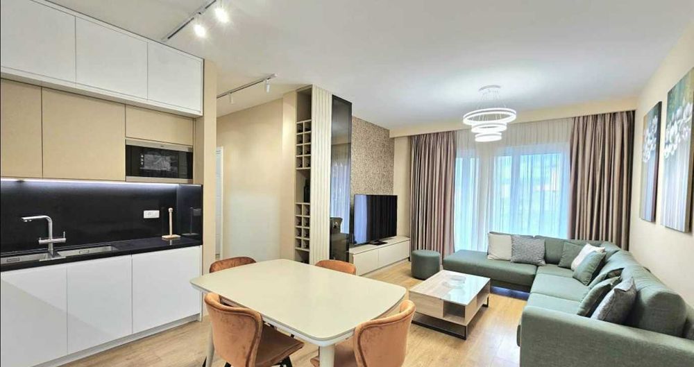 Продавам тристаен апартамент в Малинова долина