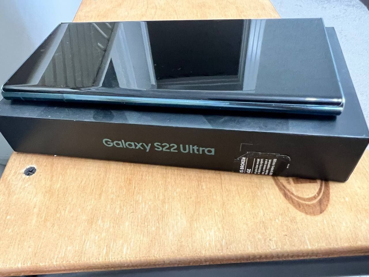 Продам Samsung S22 ULTRA 12/256 в отлично состояний.