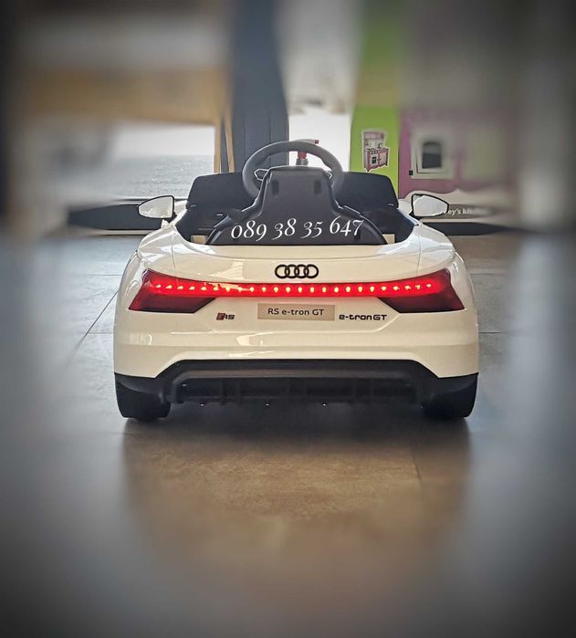 ТОП ЦЕНА!НОВО!Акумулаторна кола AUDI RS E-tron с 12V батерия,EVA гуми