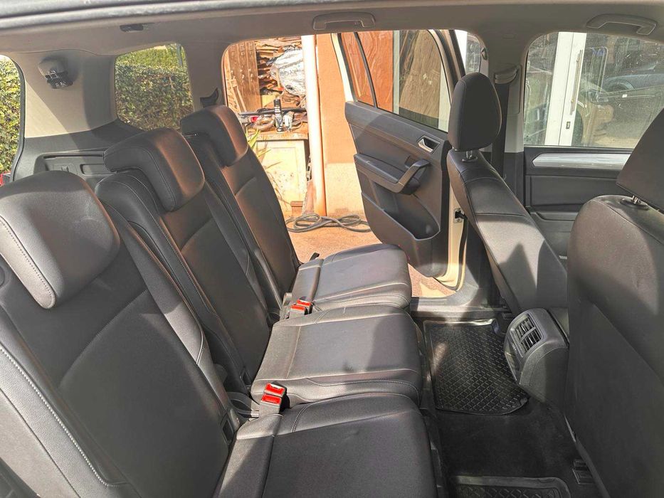 Продавам VW Touran 2.0 TDI 2019 DSG 116 к.с.