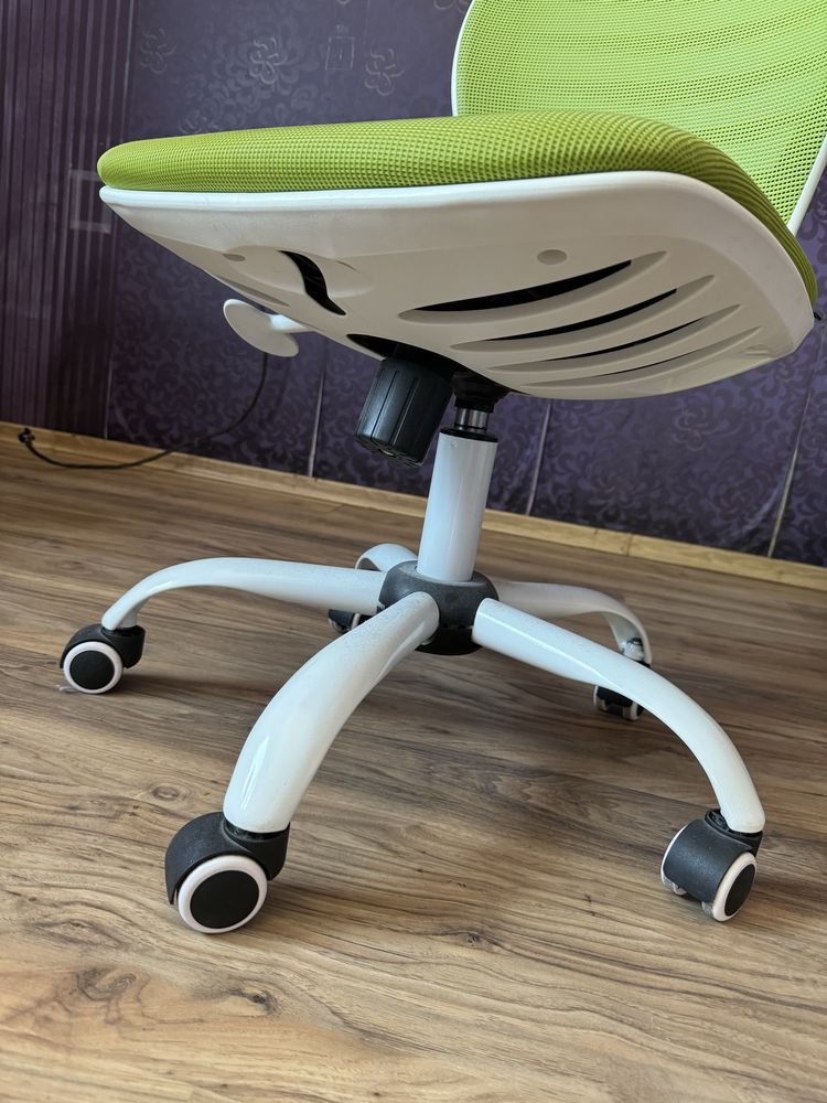 Детски стол RFG - Flexy White, зелен