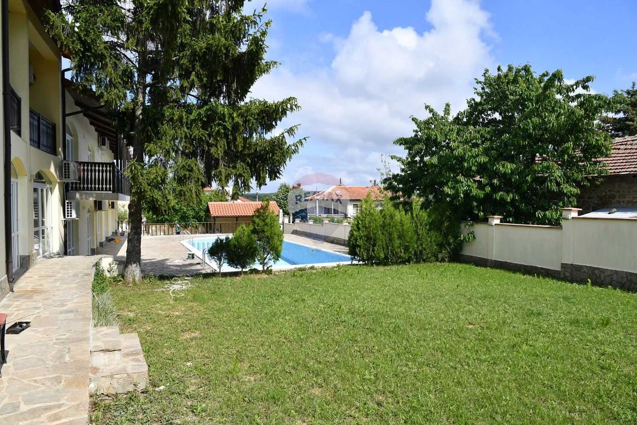 Продава се Къща в с. Близнаци, Област Варна - 605 кв.м за 703 €/кв.м - Снимка #11