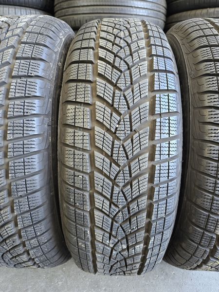 215/65/17 GOODYEAR 4бр