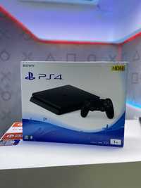 Продаём playstation 4  двумя джостиками