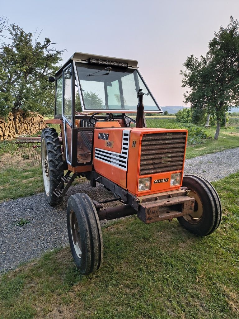 Tractor fiat 680