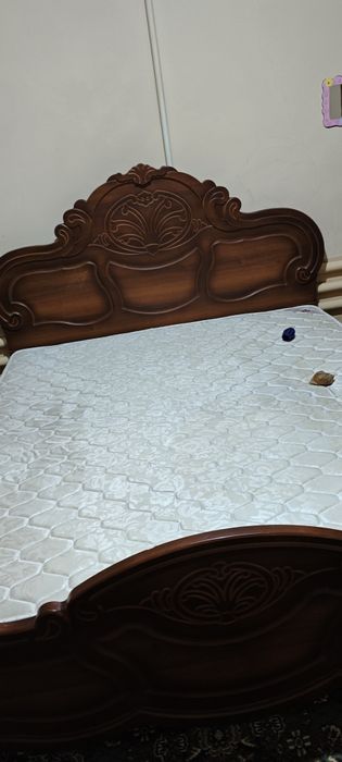 Продается спальный гарнитур. Б/У. Состояния отличная.