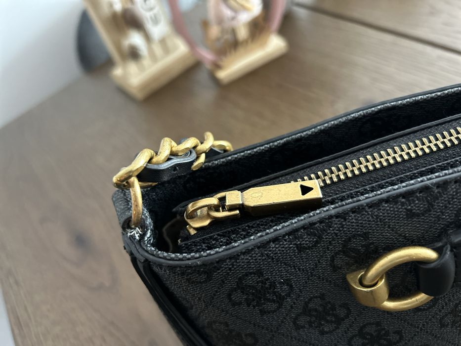 Дамска Чанта Guess
