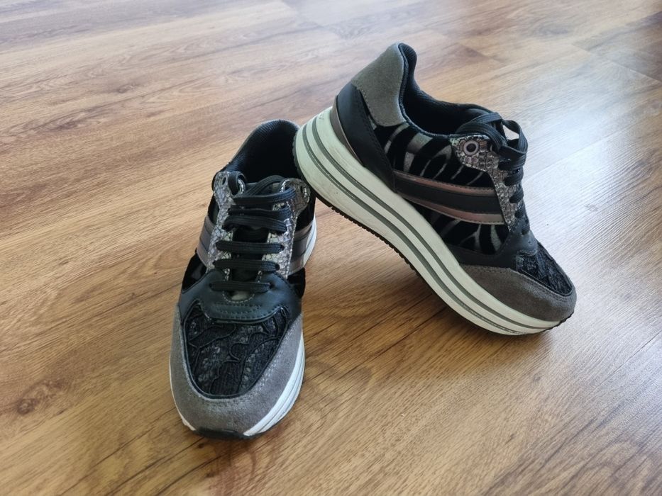 Adidasi Geox marimea 35